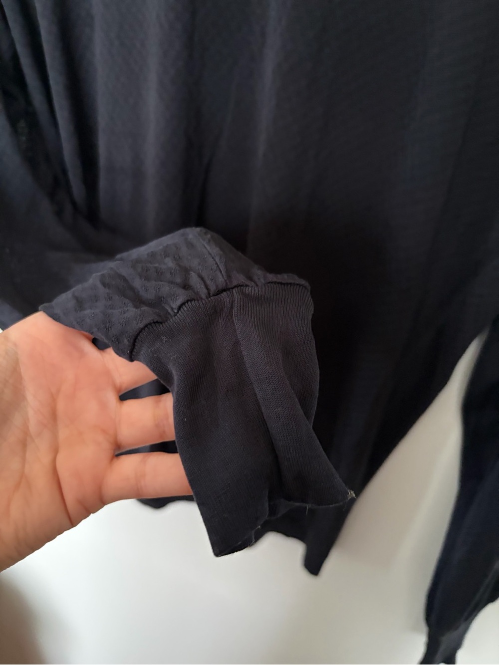 L.L. Bean Vintage 100% Silk Black Long-Sleeve Crew Tee - Large - Picture 3 of 8